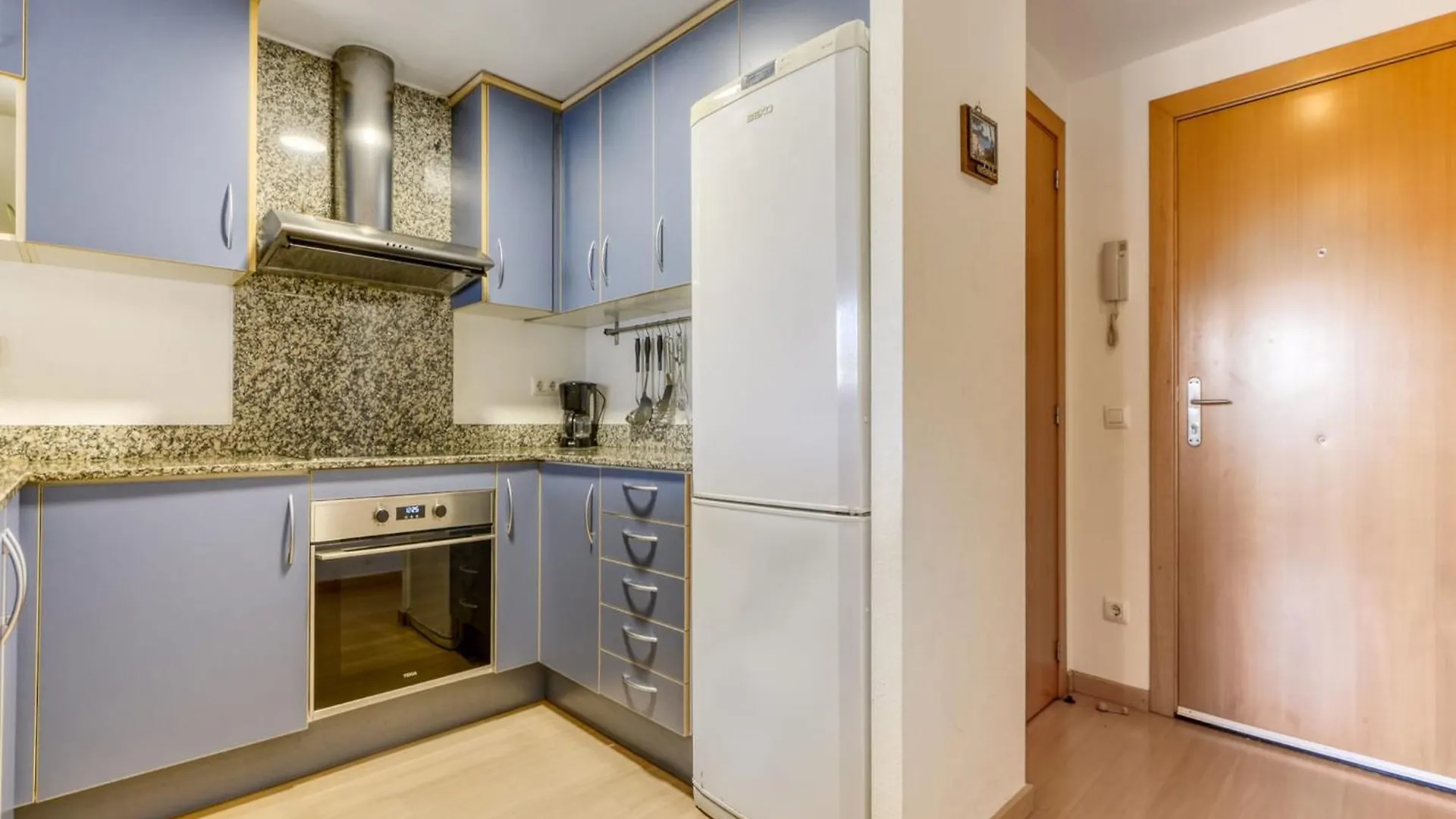 אמפוריבראבה Lush Apartment In Costa Brava 0*,