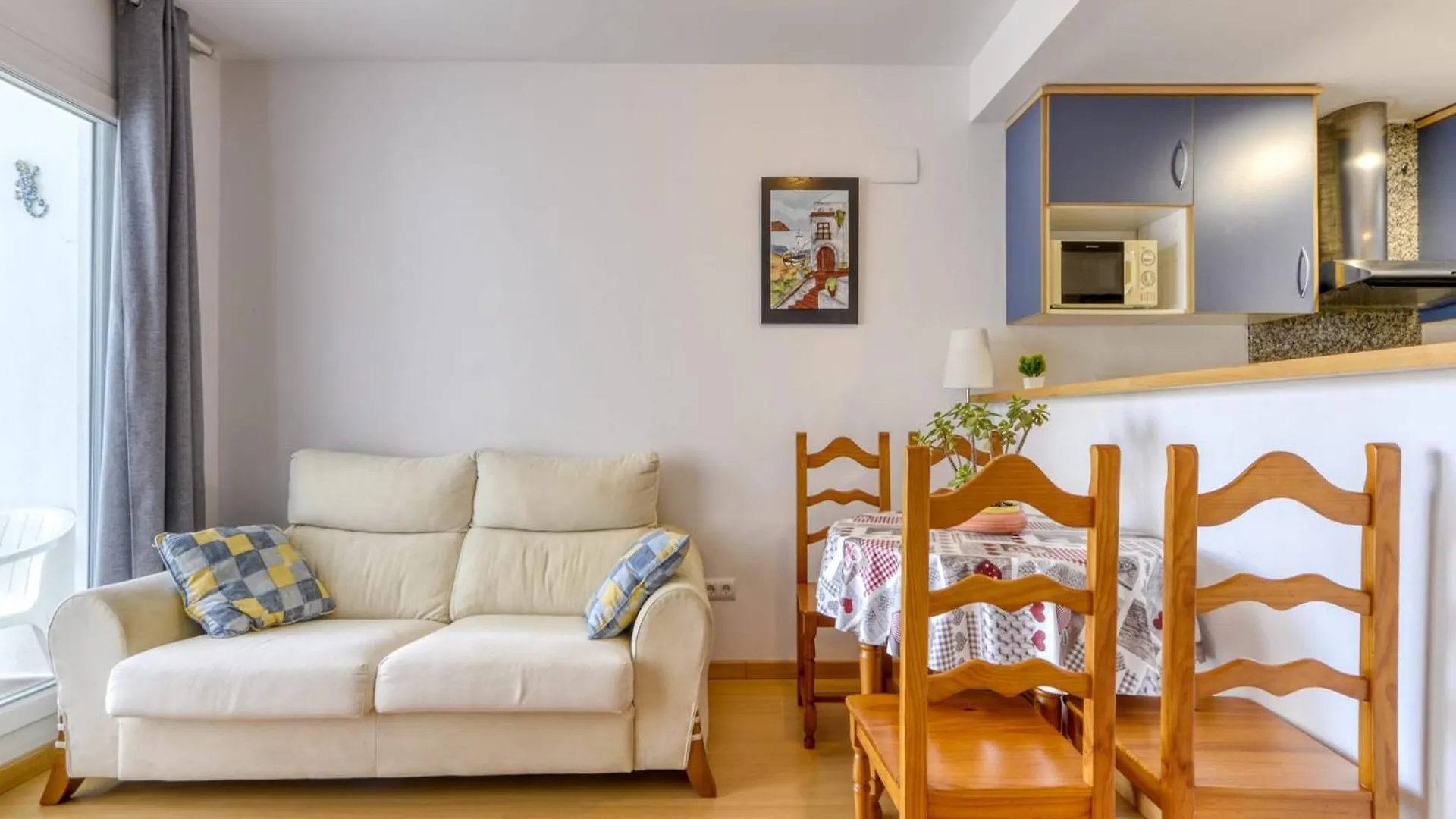 אמפוריבראבה Lush Apartment In Costa Brava