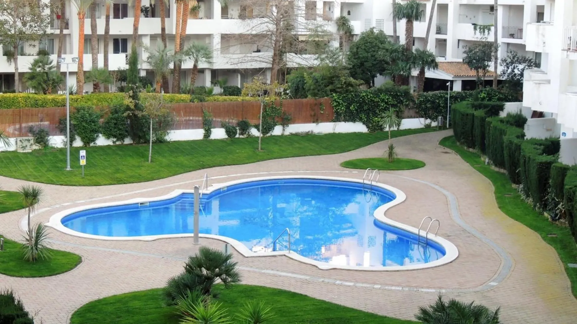 אמפוריבראבה Lush Apartment In Costa Brava 0*,