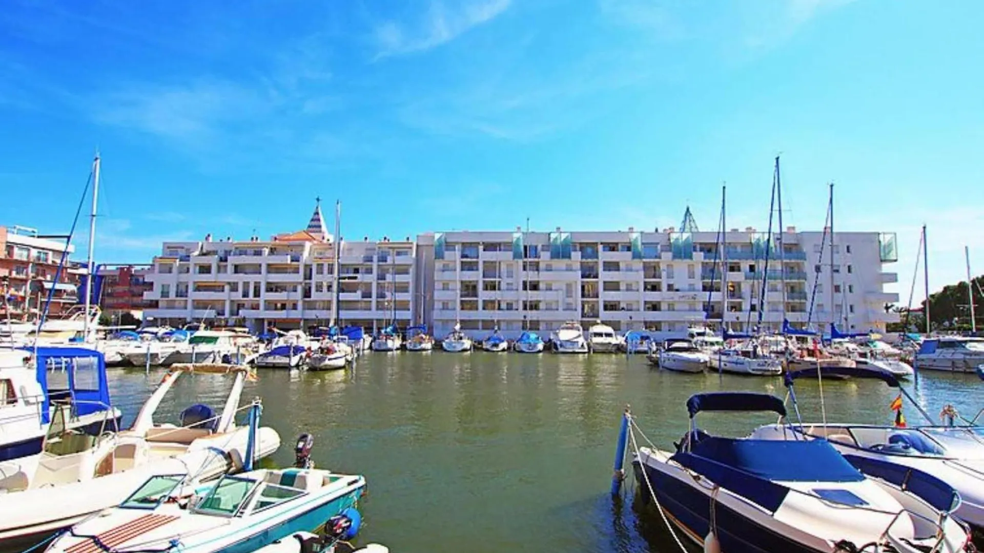 Lush Apartment In Costa Brava Empuriabrava